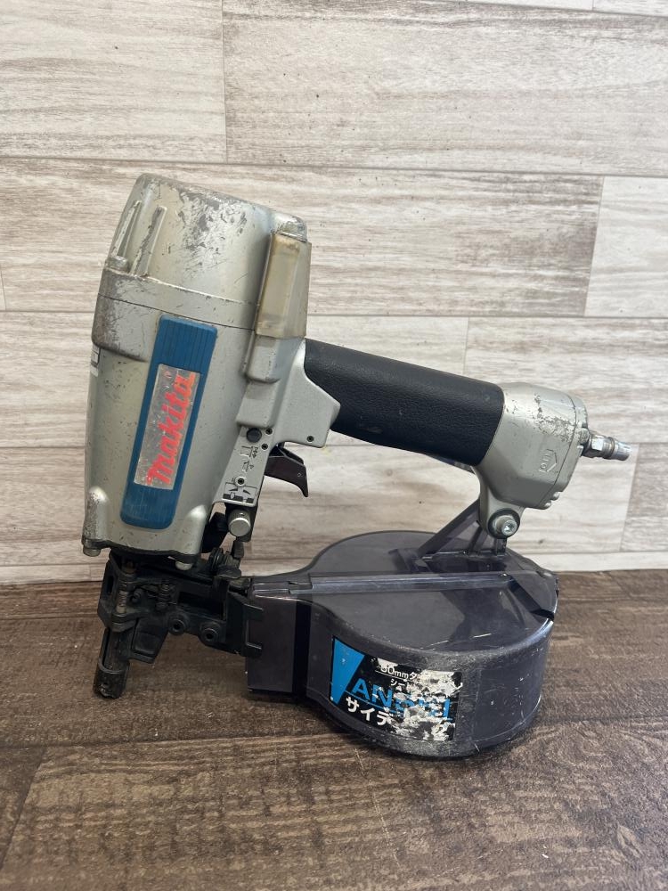 マキタ makita サイディング用釘打 AN551の中古 中古C傷汚れあり 