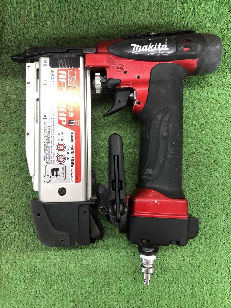 マキタ 高圧ピンタッカ AF501HPの中古 中古B使用感あり 《埼玉 マキタ 高圧ピンタッカ AF501HPの中古 中古B使用感あり 《埼玉