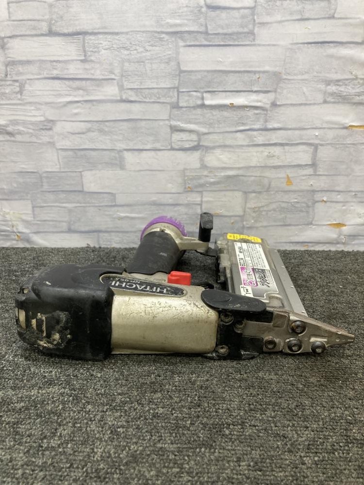 日立 HITACHI 45mm常圧ピン釘打ち機 NP45Aの中古 中古C傷汚れあり