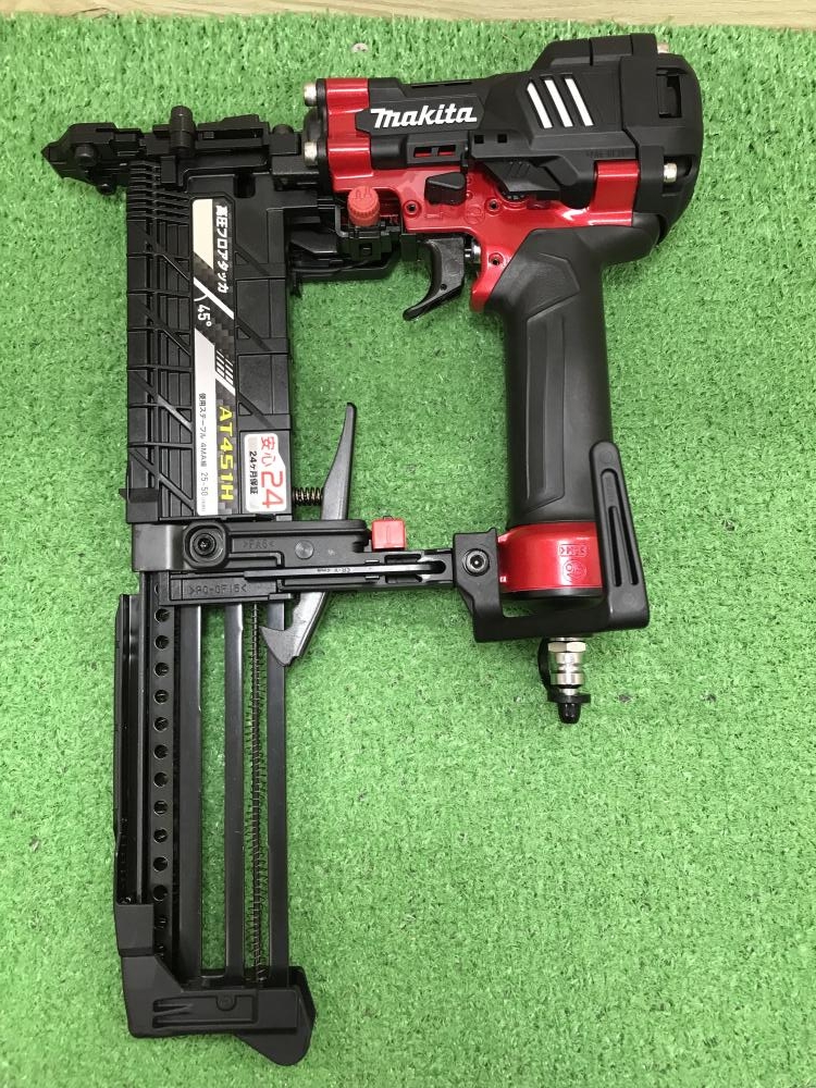 マキタ 高圧フロアタッカ AT451Hの中古 未使用品 《神奈川・厚木》中古