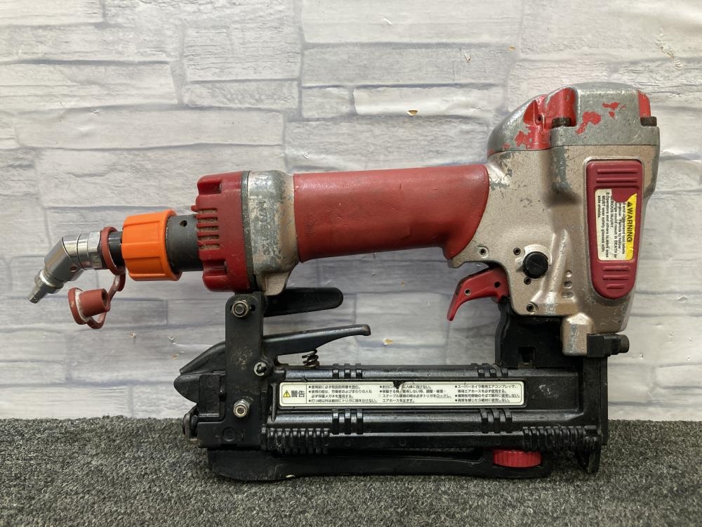 マックス高圧エアタッカ HA-R25/425JとMAX/マックススーパーネイラー マックス高圧エアタッカ HA-R25/425JとMAX/マックススーパーネイラー