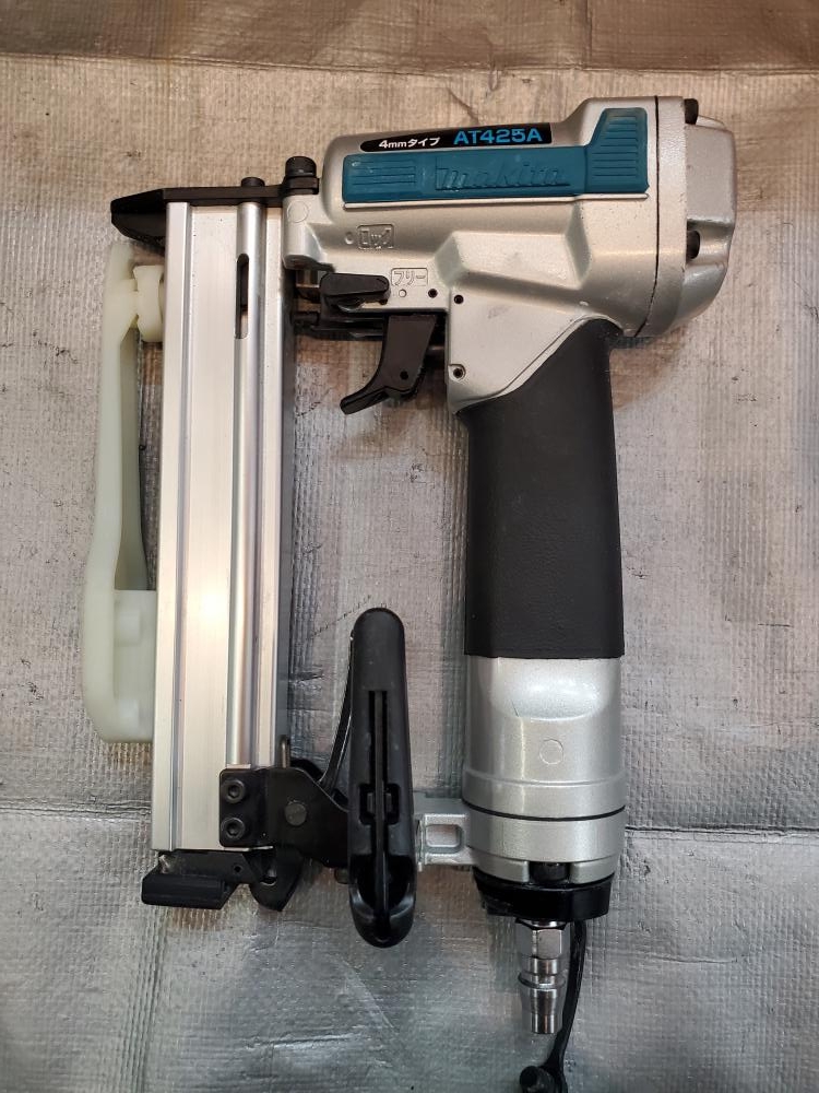 マキタ makita 常圧エアタッカ 4mm AT425A 美品の中古 中古A(美品