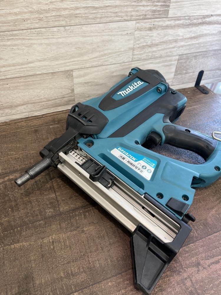 マキタ makita コンクリート用ガスピン打ち機 GN420Cの中古 中古 マキタ makita コンクリート用ガスピン打ち機 GN420Cの中古 中古