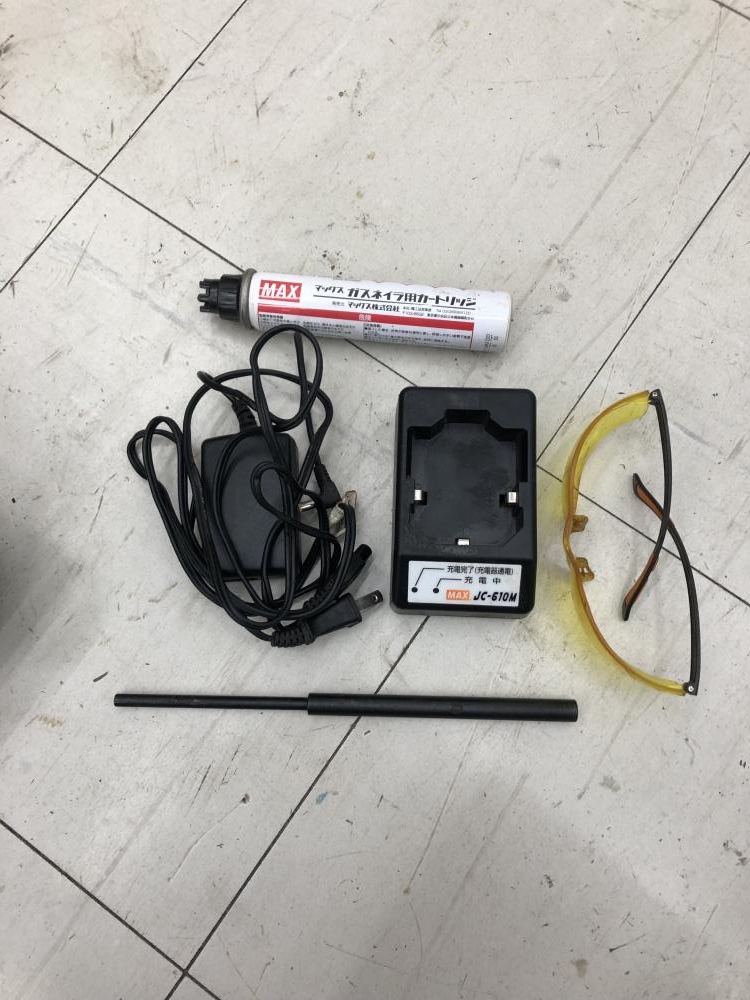 マックス MAX 充電式ガスネイラ GS-738Cの中古 中古C傷汚れあり 《千葉
