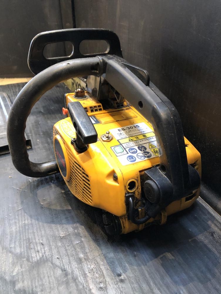 RYOBI リョービ エンジンチェーンソー ES-3035の中古 中古C傷汚れあり 