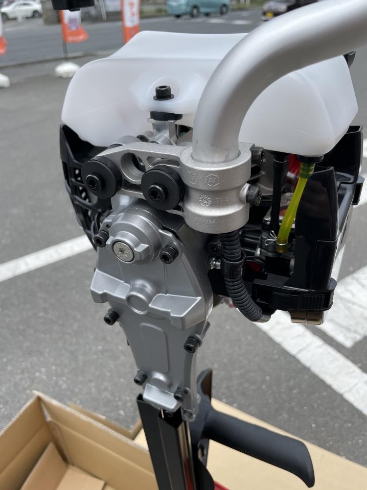ZENOAH ゼノア エンジン式ヘッジトリマ HT220-100の中古 未使用品