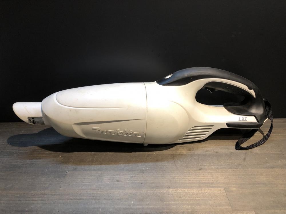マキタ 充電式クリーナー CL180FDの中古 中古C傷汚れあり 《東京