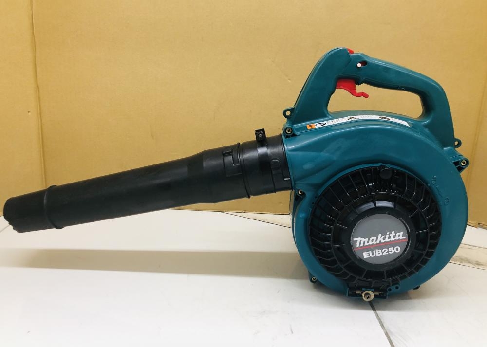 マキタ makita エンジンブロワ EUB250の中古 中古C傷汚れあり 《埼玉・鴻巣》中古工具販売の専門店│ ツールオフ鴻巣店 ｜中古工具 販売のツールオフ