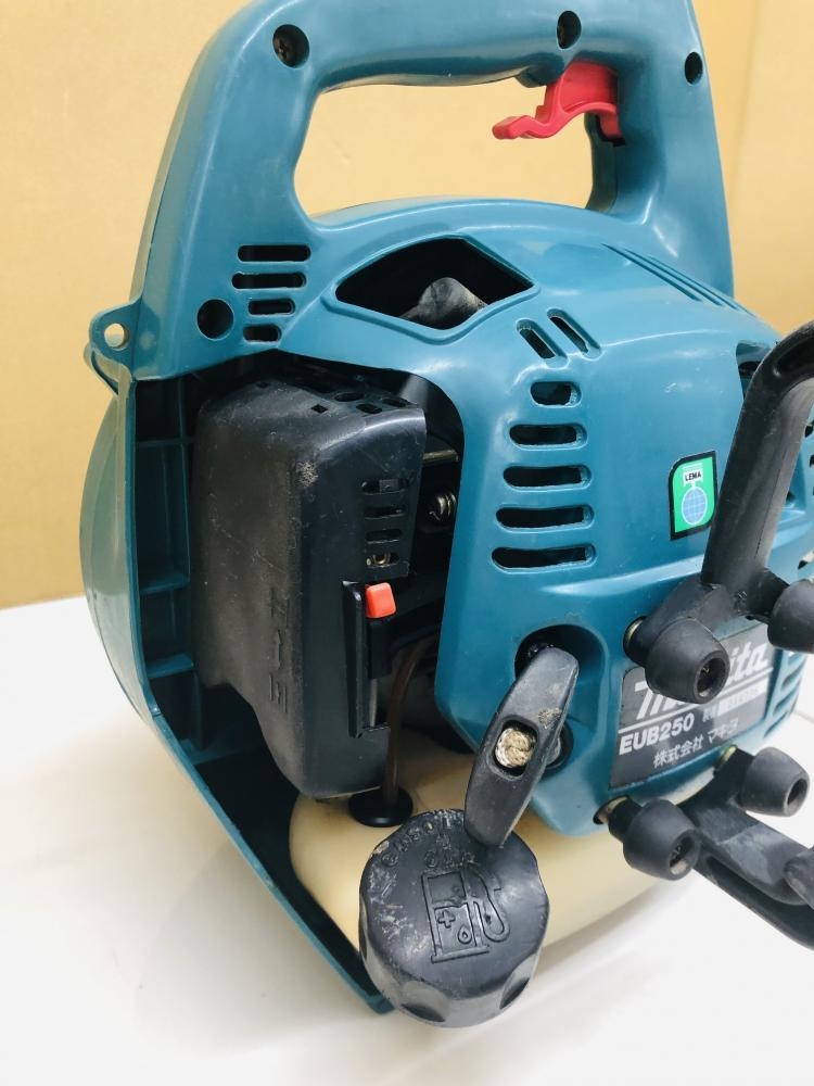 マキタ makita エンジンブロワ EUB250の中古 中古C傷汚れあり 《埼玉・鴻巣》中古工具販売の専門店│ ツールオフ鴻巣店 ｜中古 工具販売のツールオフ