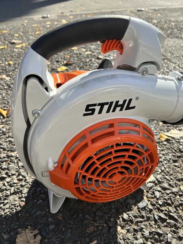 STIHL エンジンブロワ BG86Cの中古 中古A(美品) 《東京・調布》中古工具販売の専門店│ ツールオフ調布店 ｜中古工具販売のツールオフ