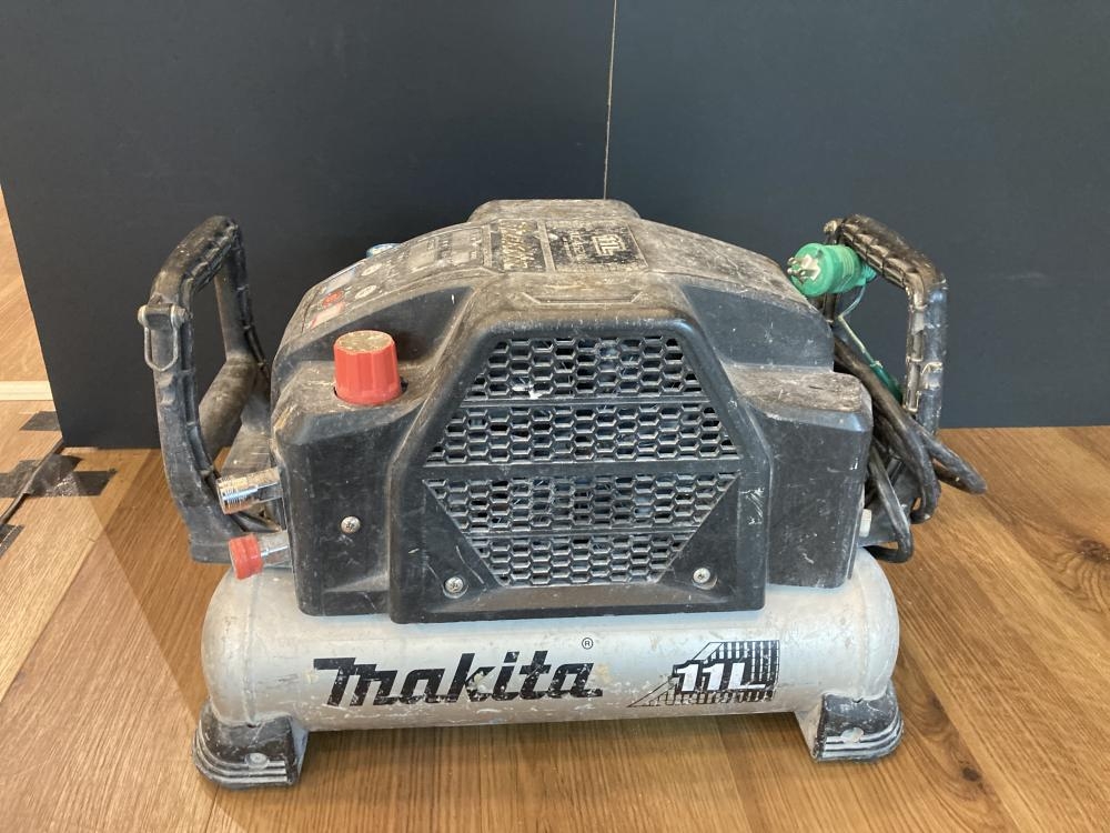 マキタ makita 常圧・高圧エアコンプレッサ AC462XLの中古 マキタ makita 常圧・高圧エアコンプレッサ AC462XLの中古