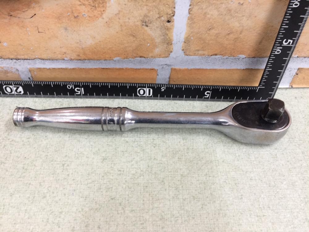 Snap-on スナップオン 3/8ラチェットハンドル F830の中古 中古C傷汚れあり 《東京・八王子》中古工具販売の専門店│ ツールオフ八王子店  ｜中古工具販売のツールオフ