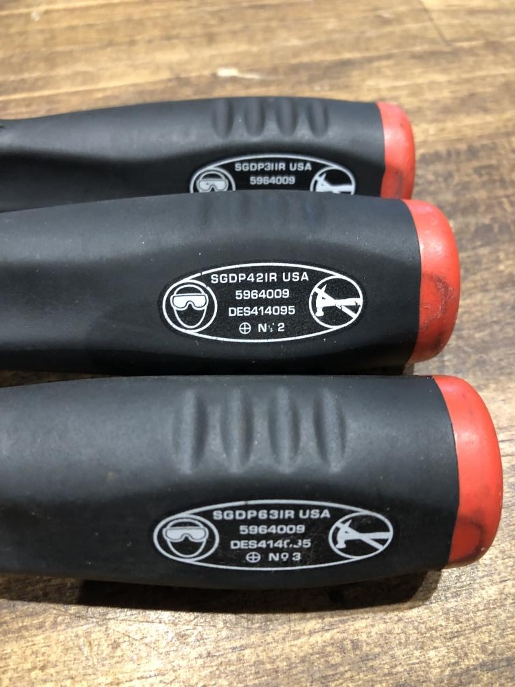 【中古】 Snap-on スナップオン　ドライバー4本（プラス2本、マイナス2本）　SGDP42IRB/SGDP31IRB/SGD4B/SGD2Bハンズクラフト熊本けやき通り店】【引き取り限定】 スナップオン Snap-on プラスドライバー SGDP42IRBの中古 中古C傷汚れ