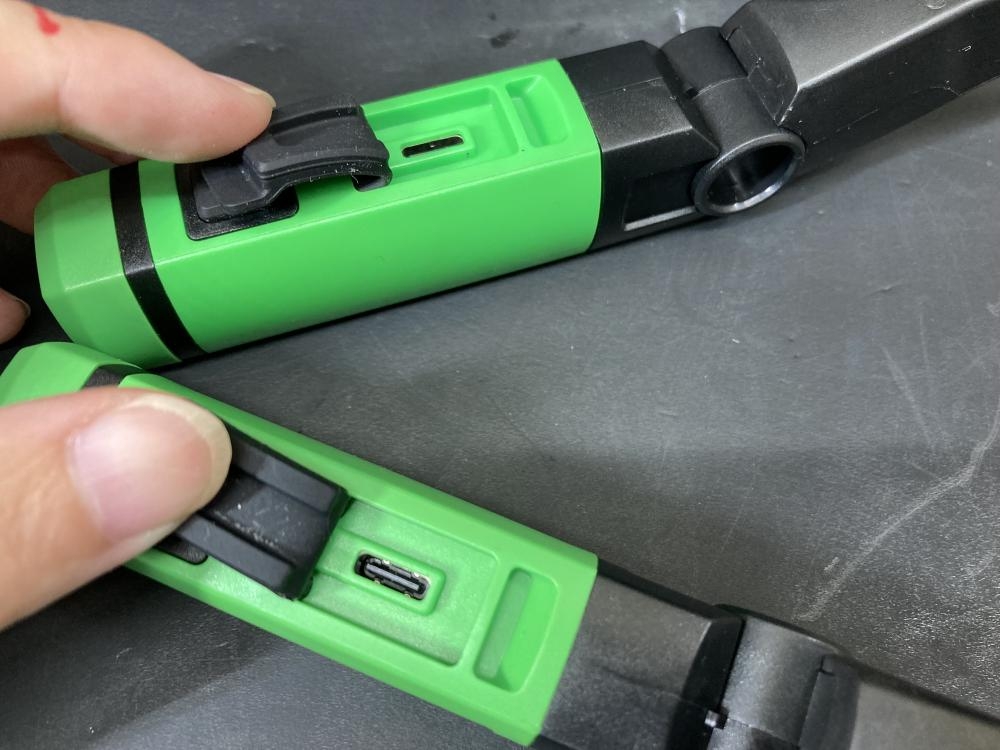 Snap-on スナップオン 着脱式ネックライト ECHDD012A(G)の中古 中古C傷