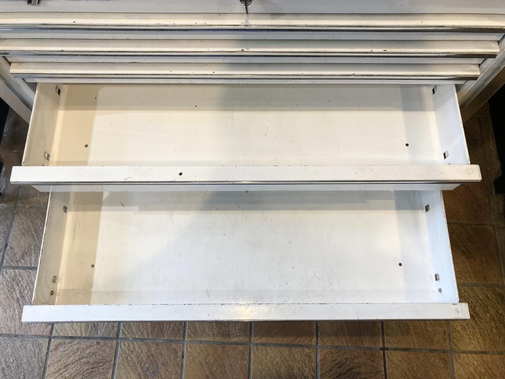 引取限定　スナップオン　KRH4107KPU　ロールキャブ　snap-on　本体色：白 引取限定 スナップオン KRH4107KPU ロールキャブ snap-on 本体色：白