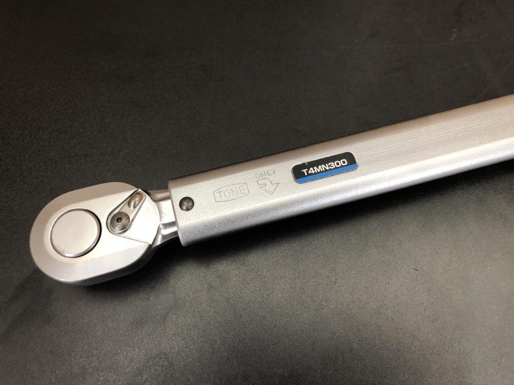 TONE プレセット形トルクレンチ T4MN300の中古 中古C傷汚れあり 《埼玉 