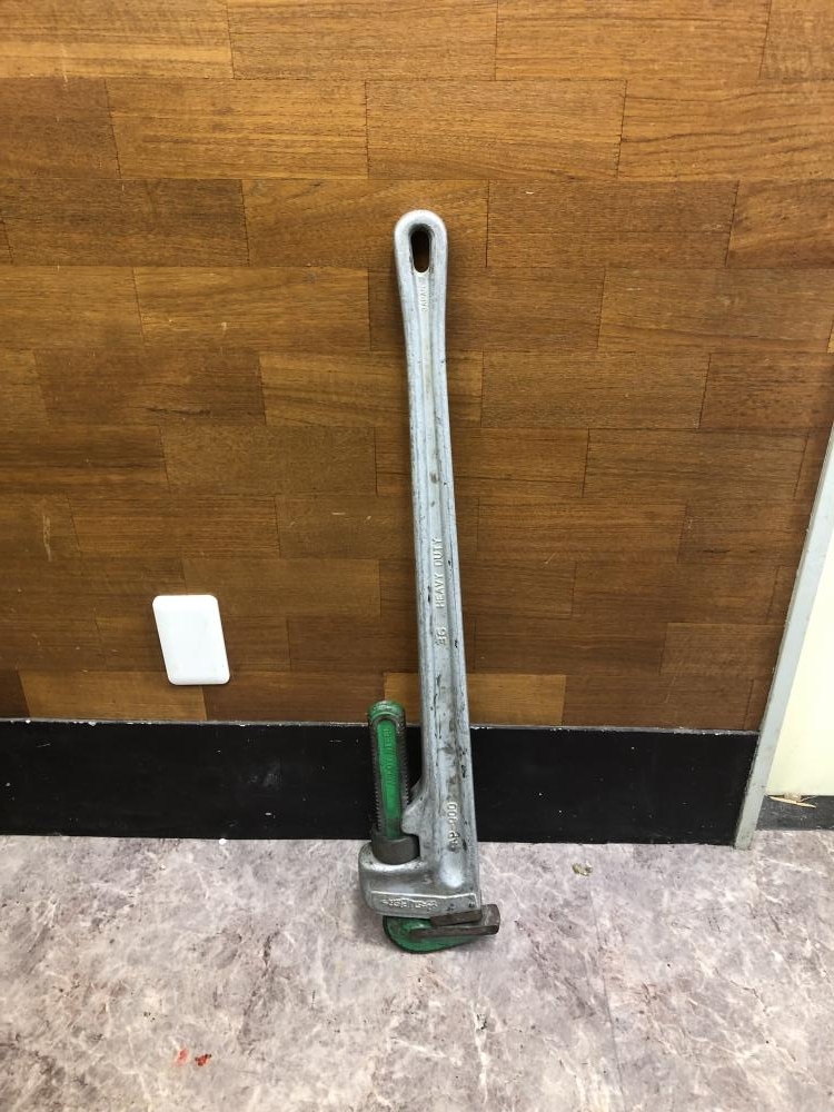 中古 SUPER 900mm 被覆鋼管用 パイプレンチ AP-900 スーパーツール パイプレンチ AP-900の中古 中古C傷汚れあり 商品詳細