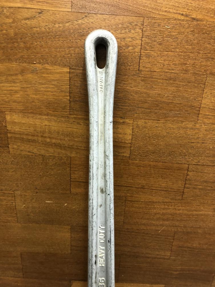 中古 SUPER 900mm 被覆鋼管用 パイプレンチ AP-900 スーパーツール パイプレンチ AP-900の中古 中古C傷汚れあり 商品詳細