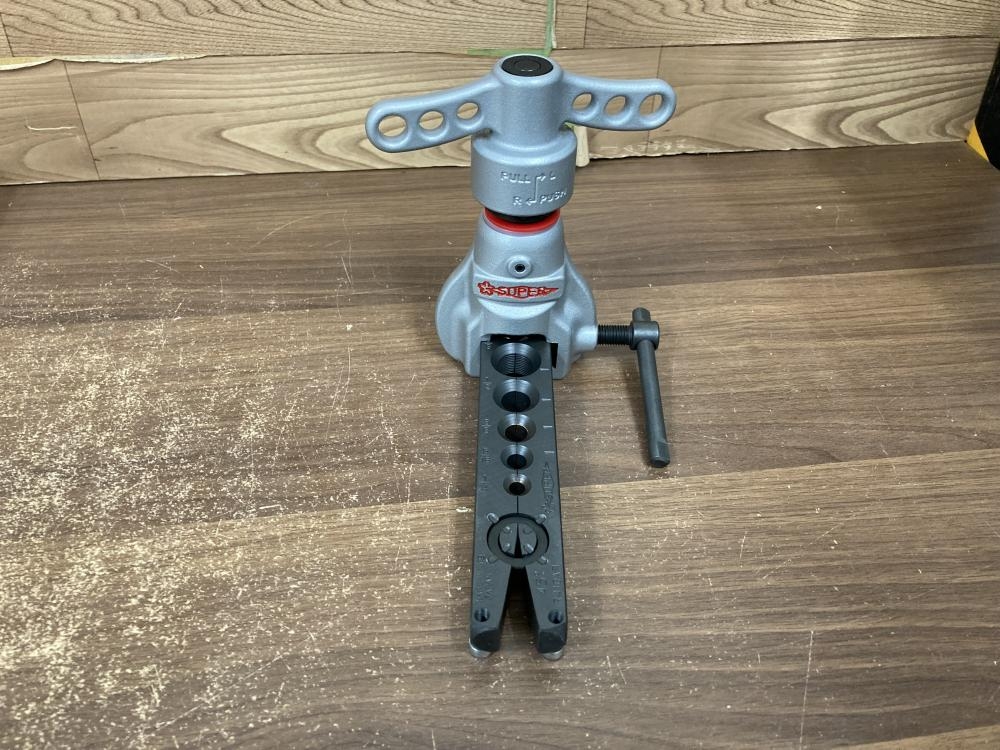 ДДSUPERTOOL フレアツール  R410A用 シルバー スーパーツール フレアツール R410A用の中古 中古C傷汚れあり 《群馬