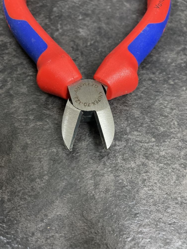 クニペックス 電工ニッパー 7002125の中古 中古B使用感あり 《群馬