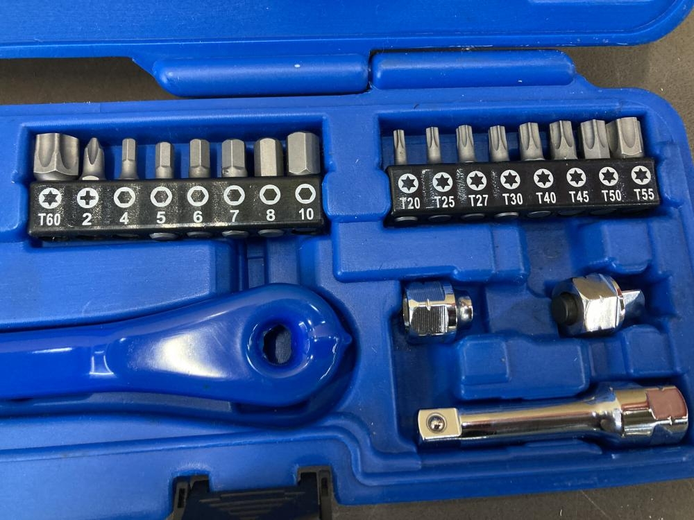 Blue-Point 3/8エクストラロングアジャスタブルアングルレンチ 38pc snapon bluepoint CMFSETの中古  中古B使用感あり 《横浜・青葉》中古工具販売の専門店│ ツールオフ横浜店 ｜中古工具販売のツールオフ