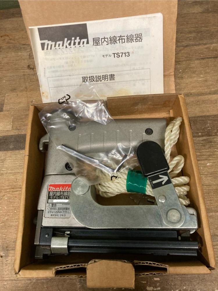 マキタ 屋内線布線器 TS713の中古 中古C傷汚れあり 《東京