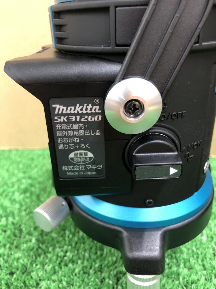 マキタ 充電式屋内・屋外兼用墨出し器 SK312GD ※ケース+本体のみの中古 