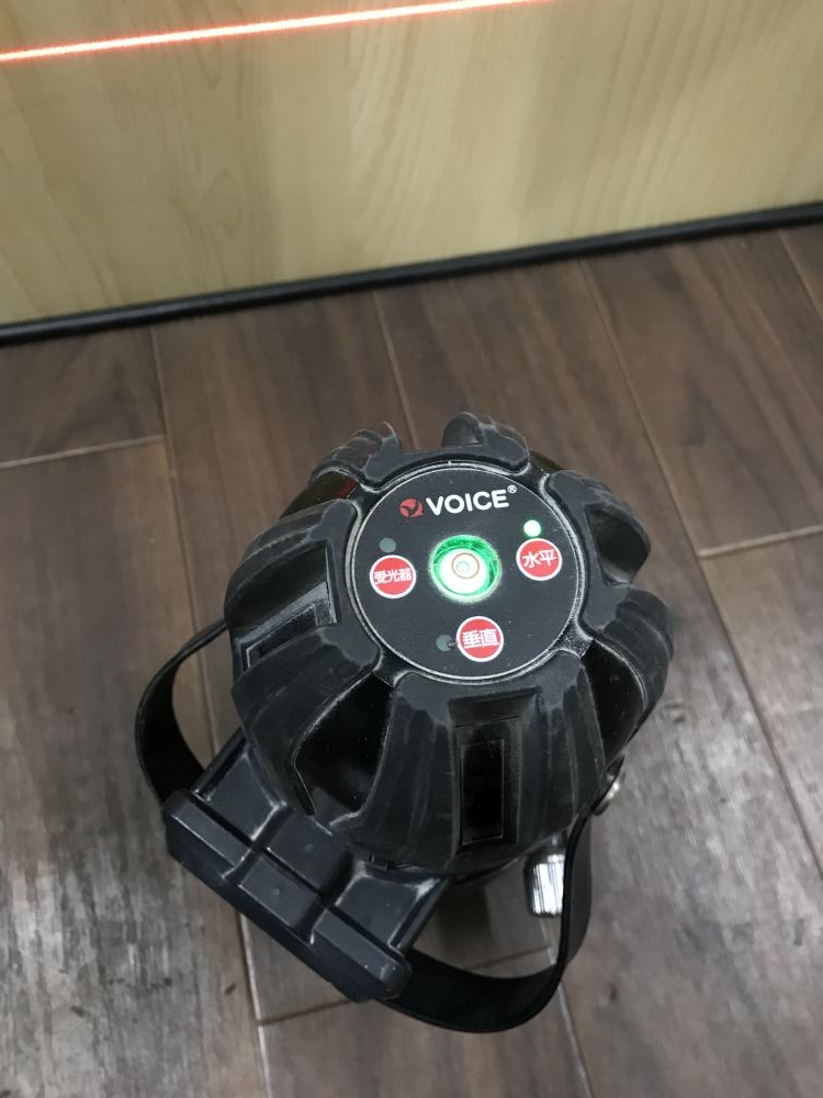 VOICE レーザー墨出し器 VLR-8Xの中古 中古C傷汚れあり 商品詳細