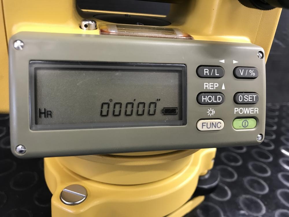 TOPCON トプコン デジタルセオドライト トランシット DT-130の中古 中古B使用感あり 《大阪・松原》中古工具販売の専門店│ツールオフ松原店  ｜中古工具販売のツールオフ