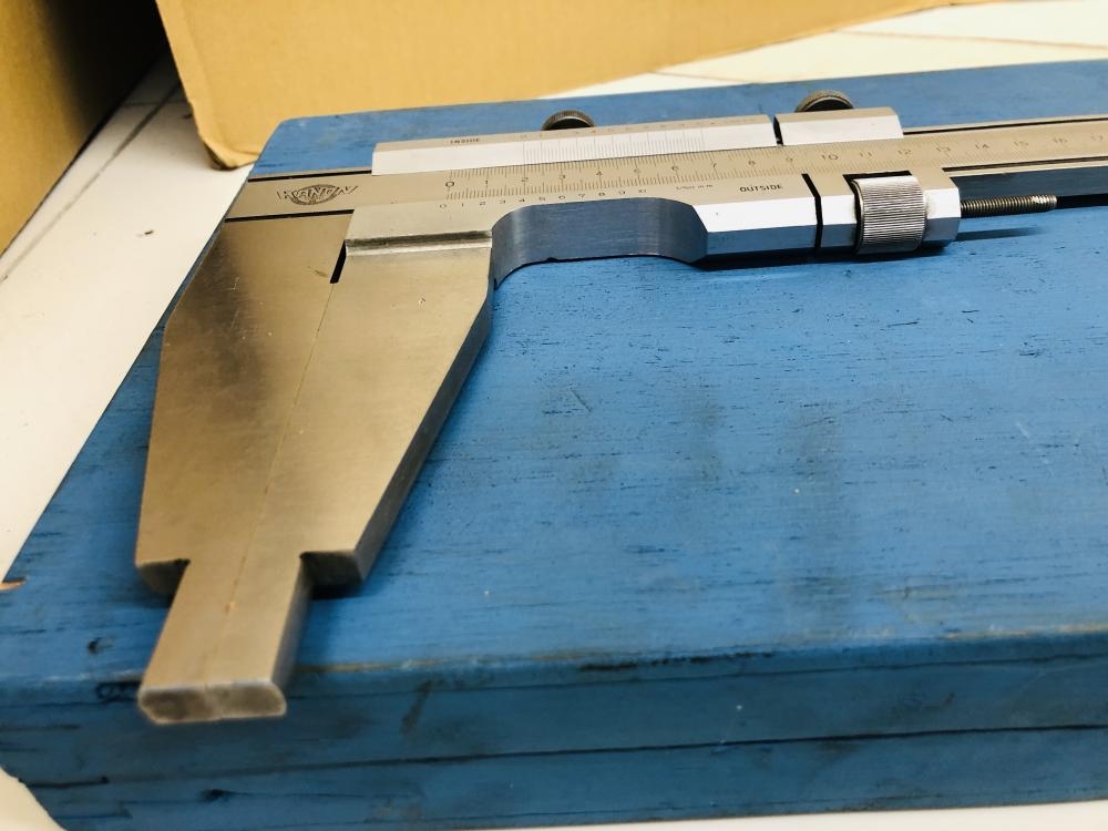 カノン KANON ノギス 100cm 1000mmの中古 中古C傷汚れあり カノン KANON ノギス 100cm 1000mmの中古 中古C傷汚れあり