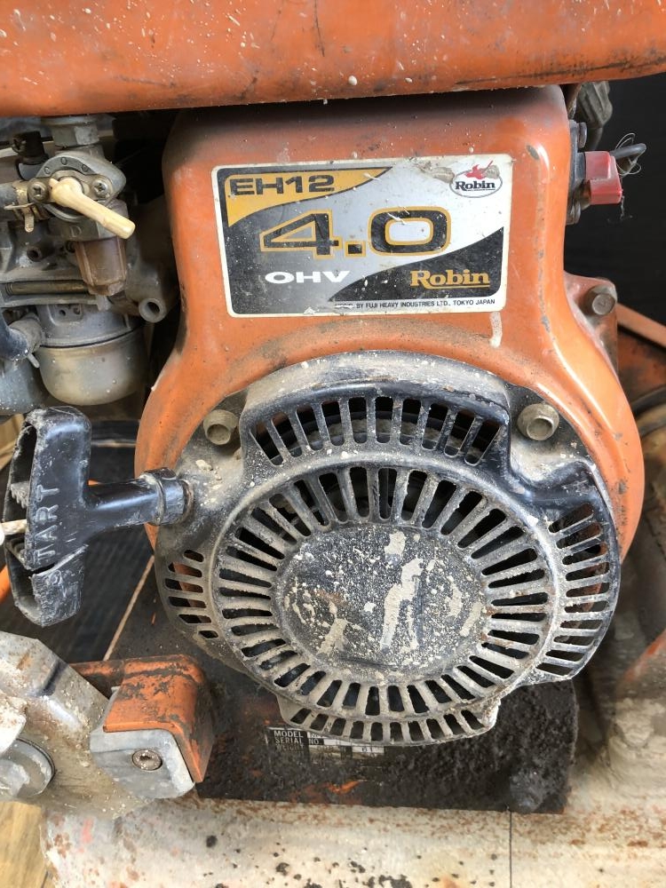 ミカサ 三笠産業 エンジン式プレートコンパクタ MVC-60Cの中古 中古C傷 