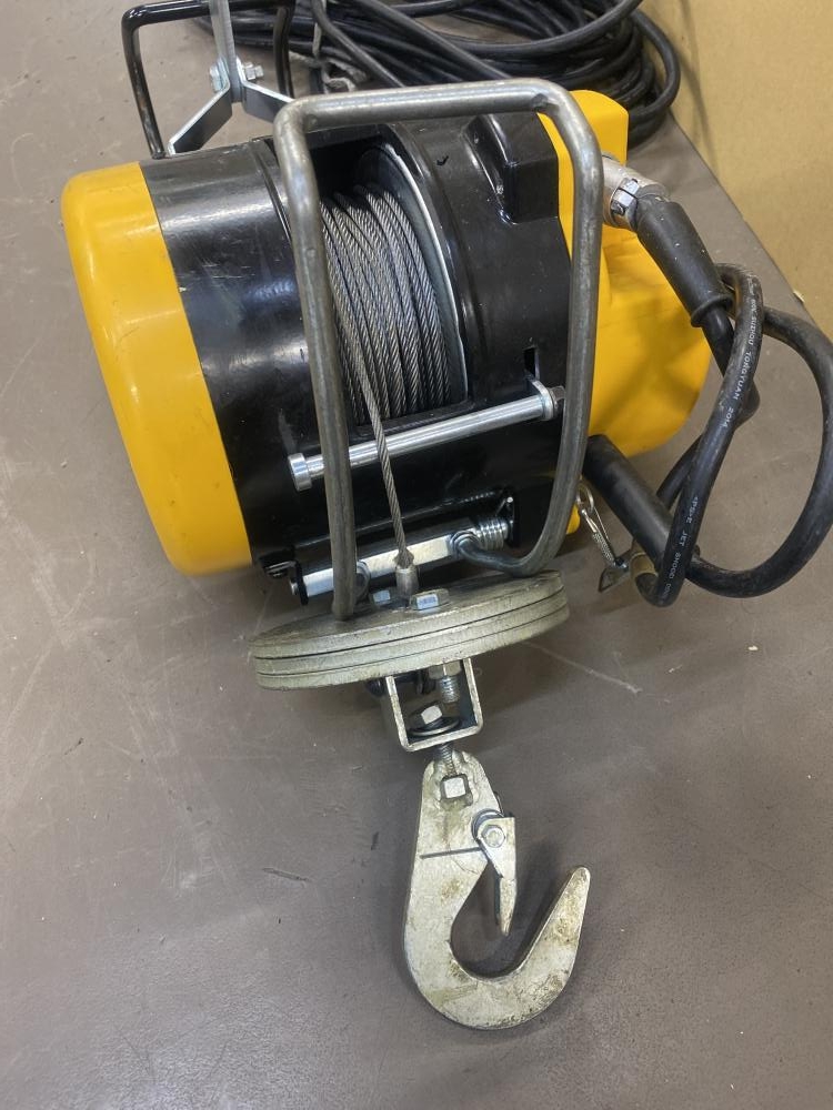 RYOBI 電動ウインチ 荷重60kg 揚程30m WI-62の中古 中古B使用感あり