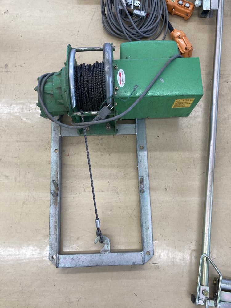 トーヨーコーケン MD-7 荷揚機【野田愛宕店】【店頭取引限定】【中古】管理番号：ITFMKQCWXASK トーヨーコーケン 瓦揚げ機 マイティウィンチ MD-7の中古 中古C傷汚れ