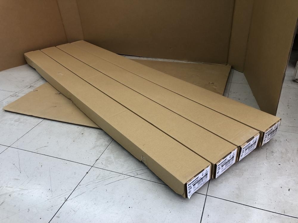 パナソニック Panasonic LEDライトバー (白昼色) 4点セット NNL4600ENT