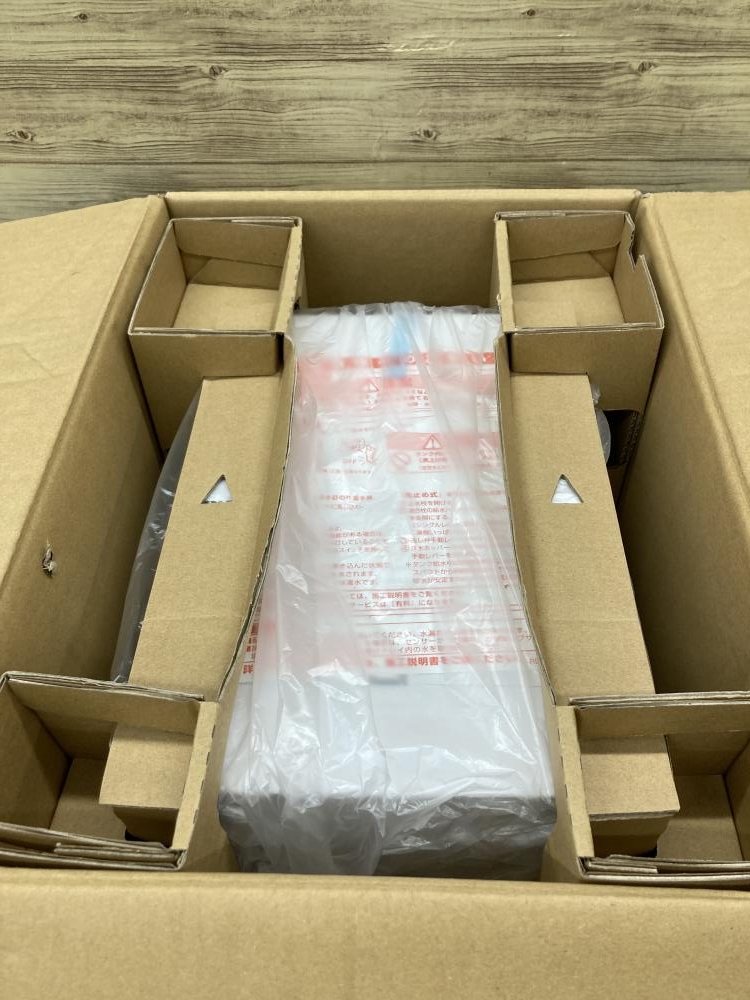 TOTO トートー 電気温水器 REWF03B11Rの中古 未使用品 《大阪