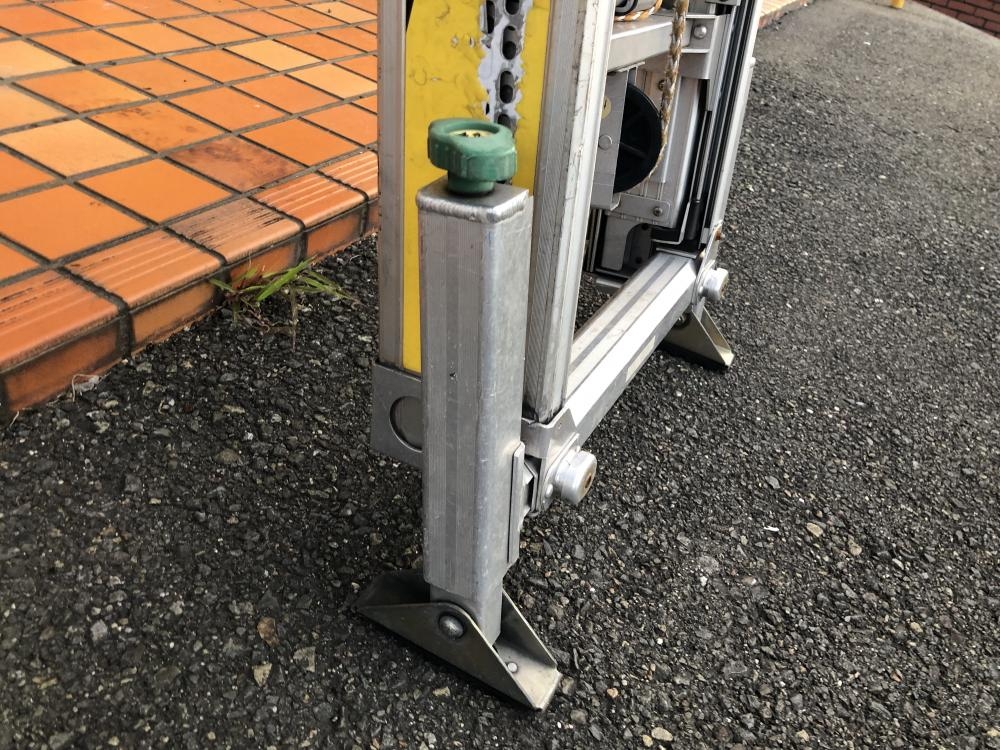 ナカオ NAKAO 昇降用転落防止具一体化三連伸縮はしご ALT-8.3の中古