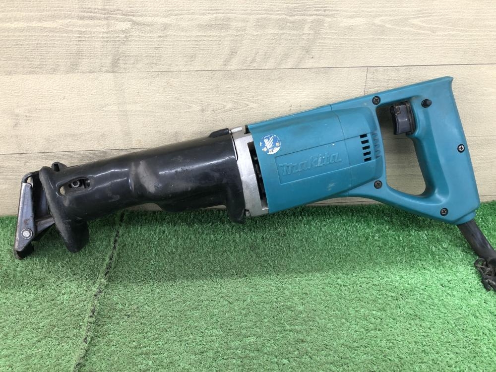 マキタ makita レシプロソー JR3000Vの中古 中古C傷汚れあり 《埼玉・鴻巣》中古工具販売の専門店│ ツールオフ鴻巣店  ｜中古工具販売のツールオフ 1000円