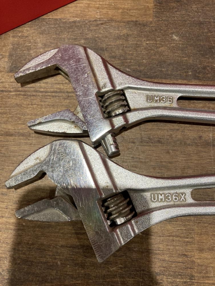 ロブスター UM49X/UM36X モンキーレンチ2本セット【野田愛宕店】【店頭取引限定】【中古】管理番号：ITBGGHZSWQ0G LOBSTER モンキーレンチセット UM36X、UM36の中古 中古B使用感あり
