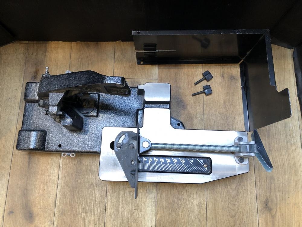 恐らくマキタ makita ポータブルバンドソースタンド 恐らく194025-5の中古 中古A(美品) 《埼玉・川越》中古工具販売の専門店│  ツールオフ川越店 ｜中古工具販売のツールオフ