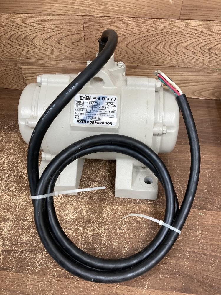 エクセン 低周波振動モータ KM20-2PAの中古 中古A(美品) 《群馬 エクセン 低周波振動モータ KM20-2PAの中古 中古A(美品) 《群馬