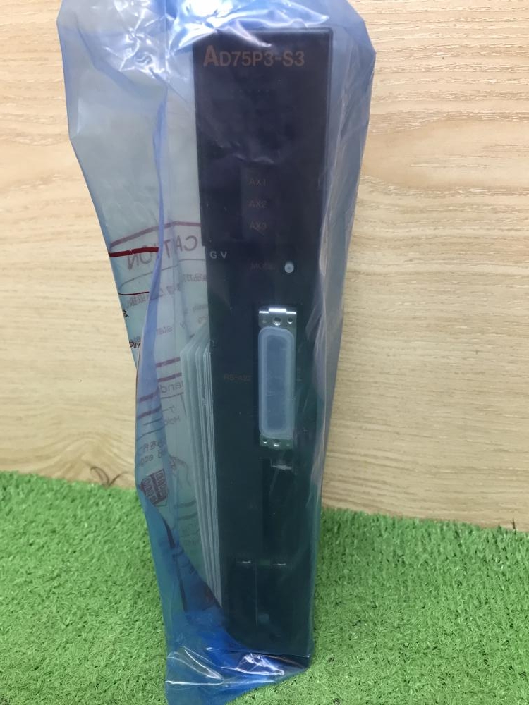 三菱電機 位置決めユニット AD75P3-S3の中古 未使用品 《神奈川・厚木