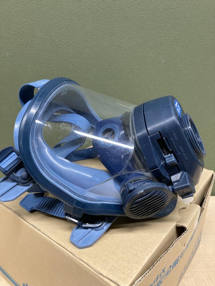 興研 電動ファン付き呼吸用保護具 BL-711の中古 中古C傷汚れあり