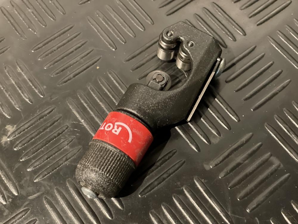 アサダ チューブカッタ28クラシック R70010Aの中古 中古B使用感あり
