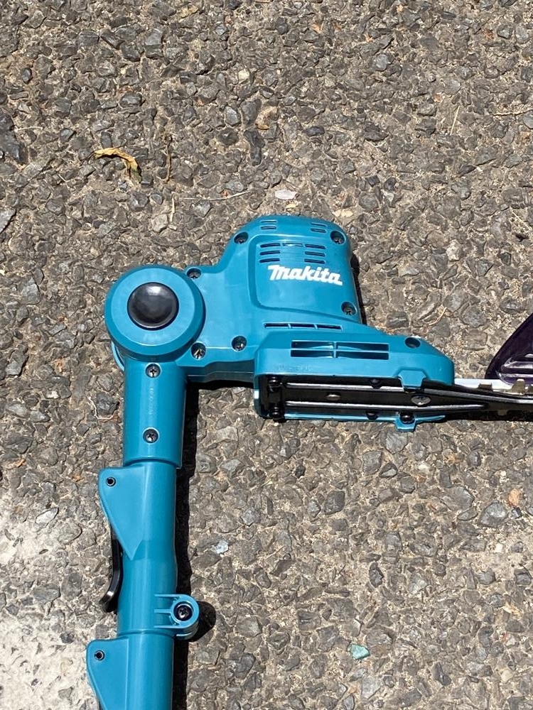 682 300mm充電式ポールバリカン makita マキタ MUN301LDZ 本体のみ 中古品 マキタ（makita） MUN301LDZ 18V充電式ポールバリカン 刈込幅300mm ル