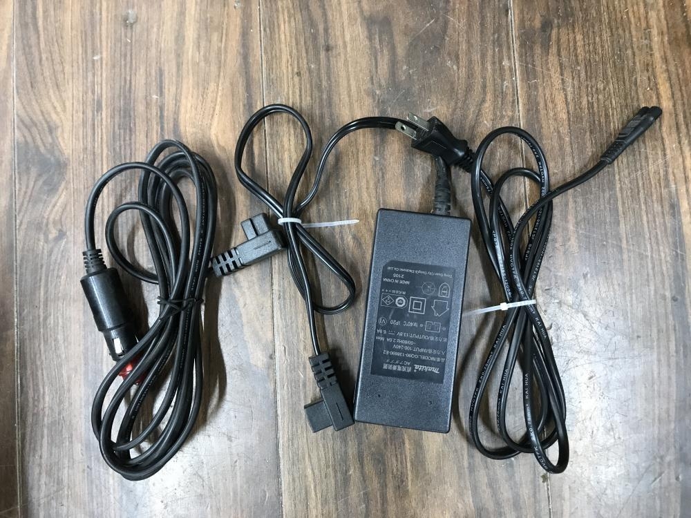 マキタ 充電式保冷温庫 CW001Gの中古 中古C傷汚れあり 《埼玉・草加 