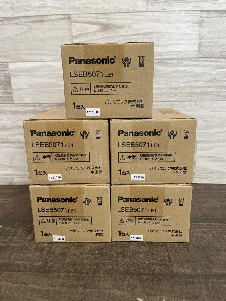 未使用品 Panasonic パナソニック 天井埋込型 LED 電球色 明るさセンサ トイレ灯 LGBC71632 LE1 バラ② 013♪未使用品♪パナソニック Panasonic 天井埋込型軒下用ダウンライト